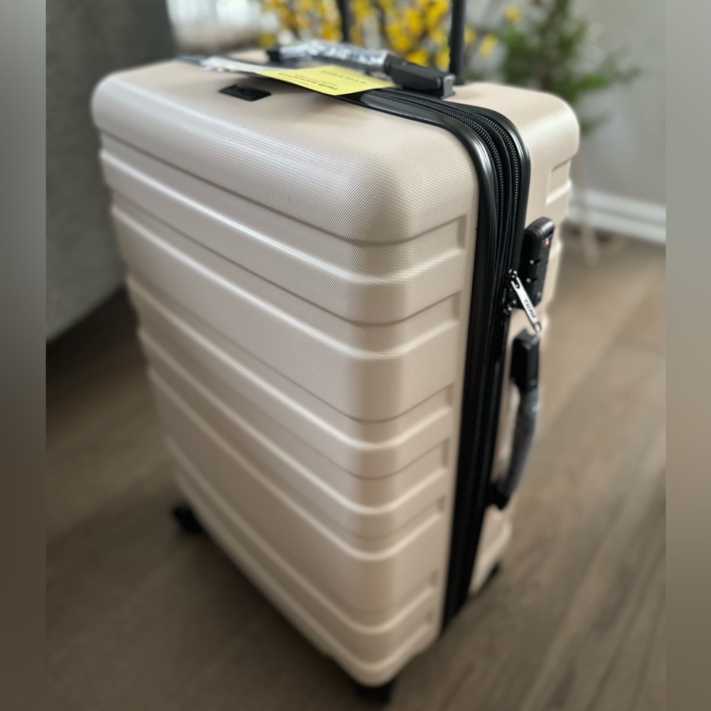 New 🧳🌎🛩️ CALPAK 25” Hardside Spinner Luggage